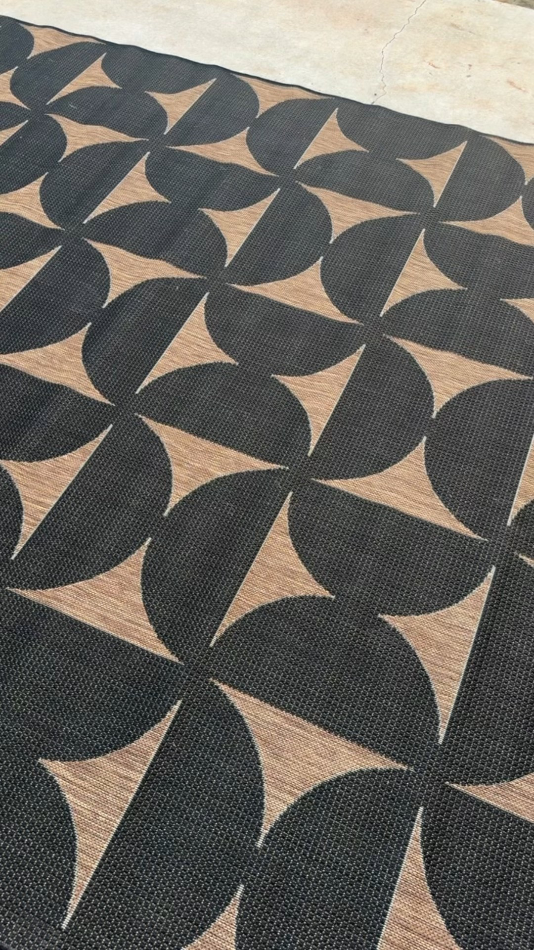 This outdoor rug is 😍

#LTKSeasonal #LTKHome #LTKSaleAlert