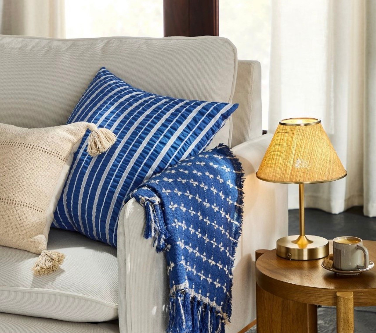 Hearth and Hand 
Blue throw
Patterned
Cozy throw blanket

#LTKSeasonal #LTKMothersDay #LTKHome