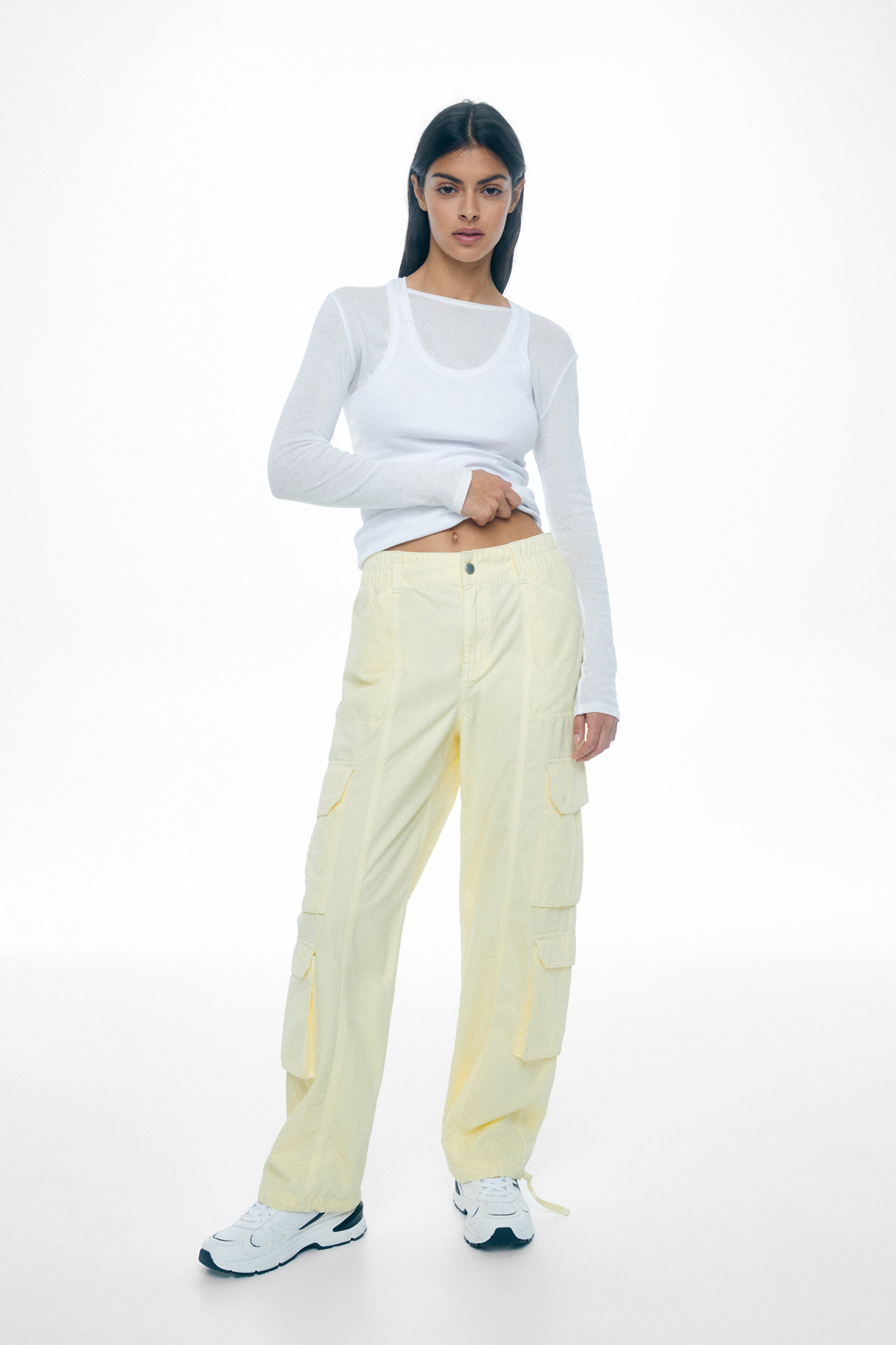 Cargohose mit Stretchbund | PULL and BEAR DE