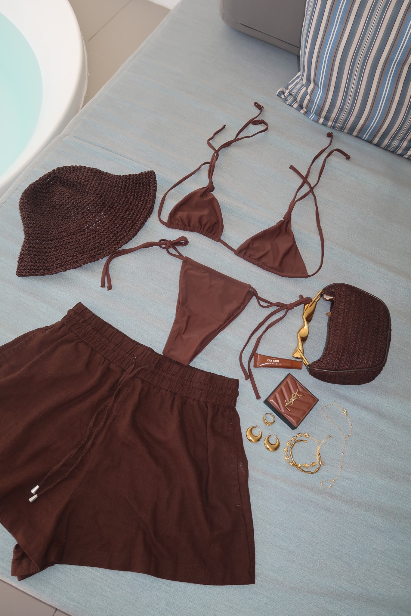 The perfect brown monochrome look 🤎 The hat, purse, and shorts are from Zara, but it won’t let me link them. Hat- 3920/313/716  Purse- 6239/510/721  Shorts(medium)- 8073/423/700
