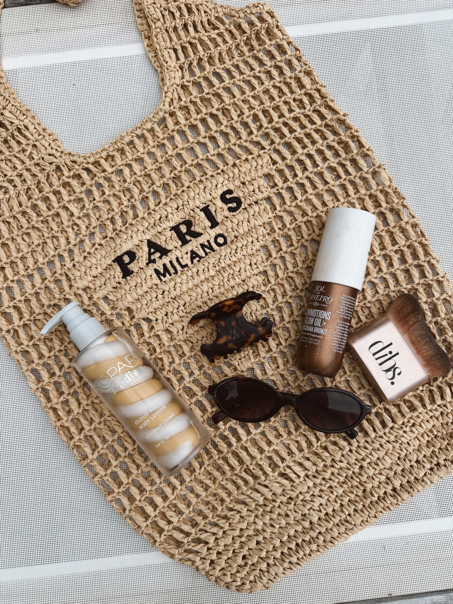 Glowy beach bag essentials ✨🌴

#LTKdayinmylife #LTKSwim #LTKTravel