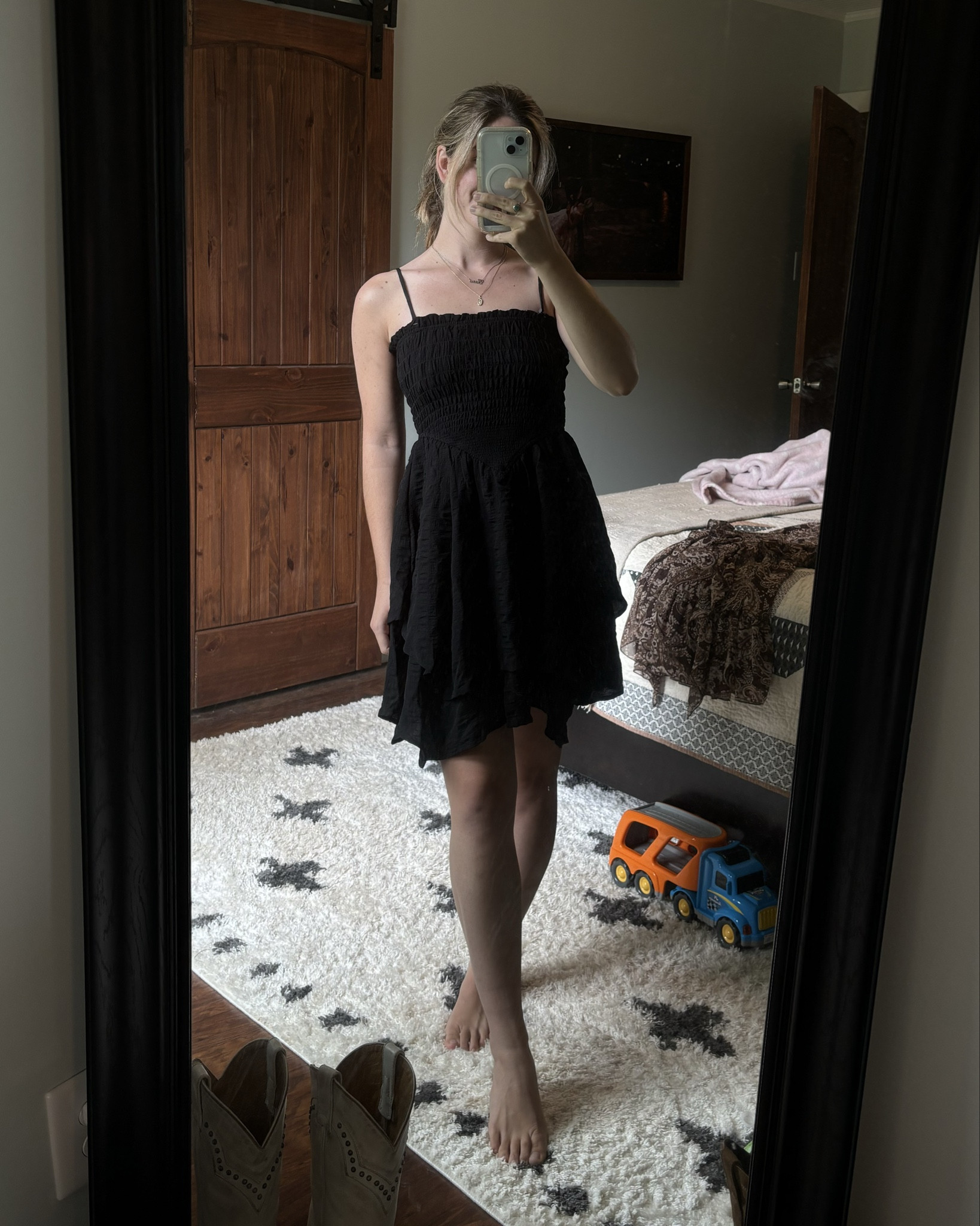 Cute handkerchief cut dress with removable straps! Would be perfect for country thunder! Add a pair of boots and you’re country concert ready!

#LTKTravel #LTKFestival #LTKStyleTip