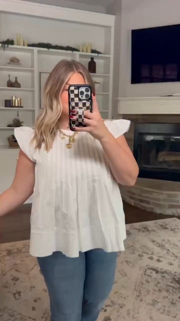 Spring outfit inspiration 🌸✨ Easy, comfy, and cute for everyday wear 🤍 This flowy top + classic denim combo is one of my go-to looks this season!!

#LTKootd #LTKdayinmylife