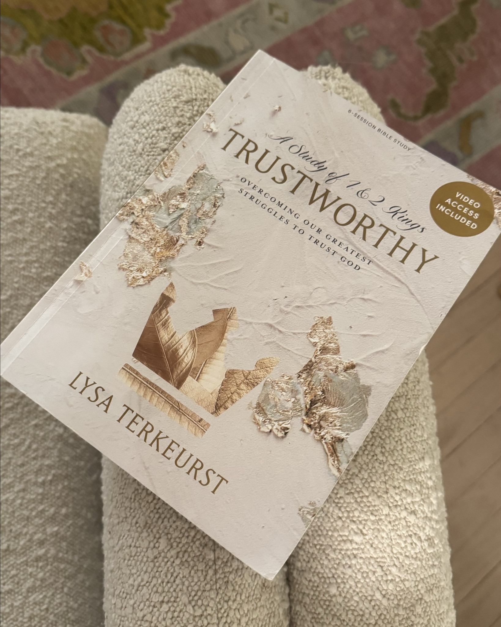 Sharing some of my favorite bible studies, resources, and bibles if you need encouragement 🩷