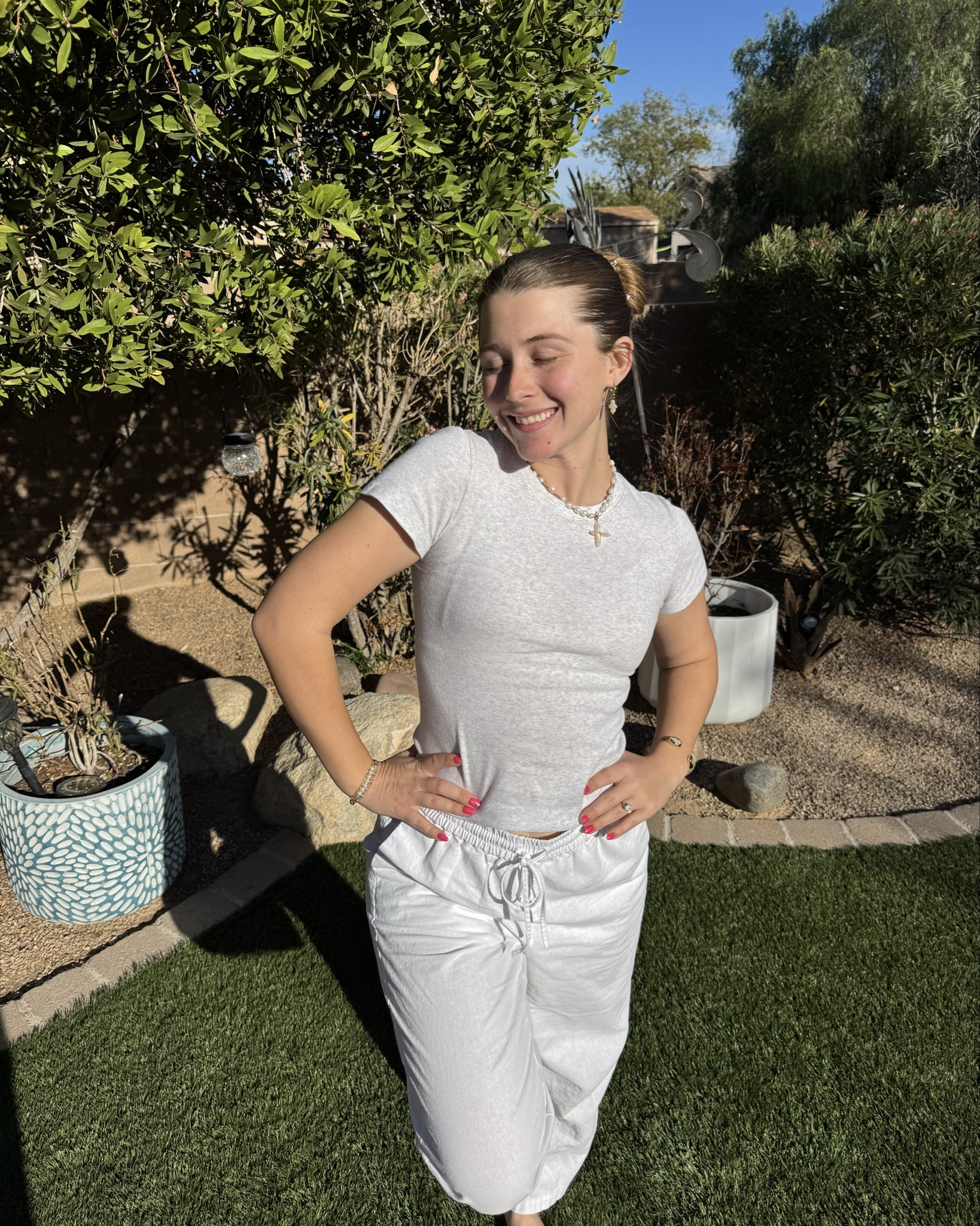 A simple outfit I wear on repeat lately 🤍 linked on my LTK.


#LTKootd #LTKBeauty #LTKgrwm