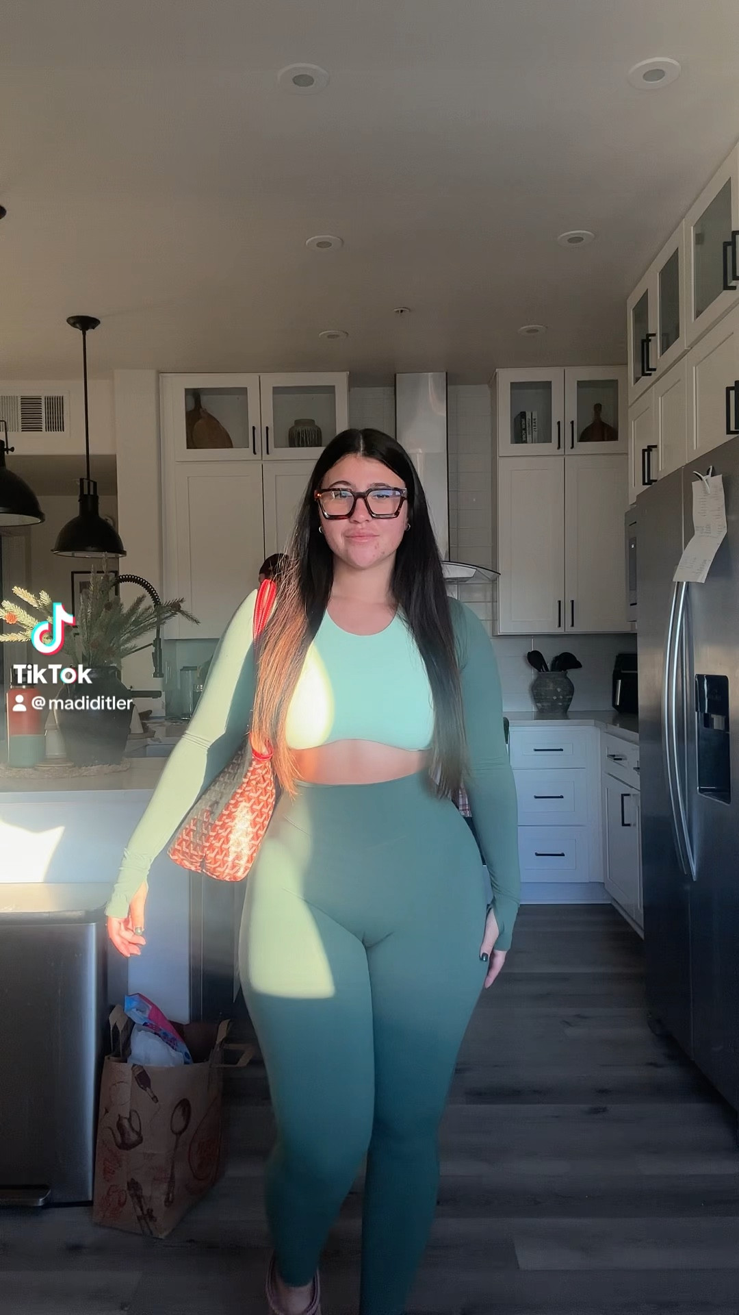 Monday Pilates 💚

#ootd 

#LTKFitness #LTKActive #LTKVideo