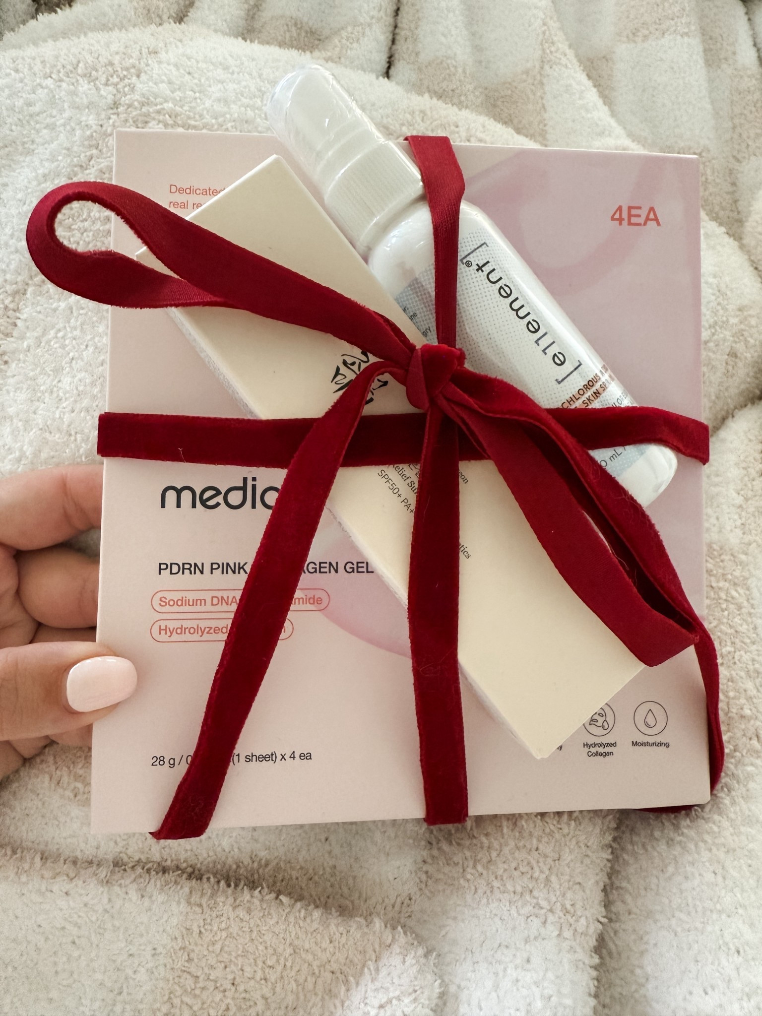 Gifted these at a favorites thing party and I’ve repurchased the mask already 3 times 🤩 I’m OBSESSED!! @amazon #facemask #sunscreen #dryskin

#LTKBeauty #LTKgrwm #LTKselfcare