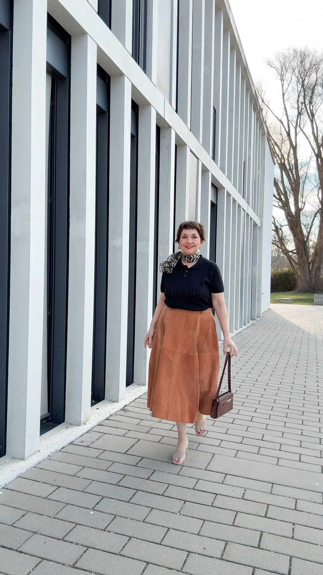 Fahion love: Rock aus Veloursleder mit Seidentop ❤️

#easteroutfit

#LTKdeutschland #LTKspring #LTKü50