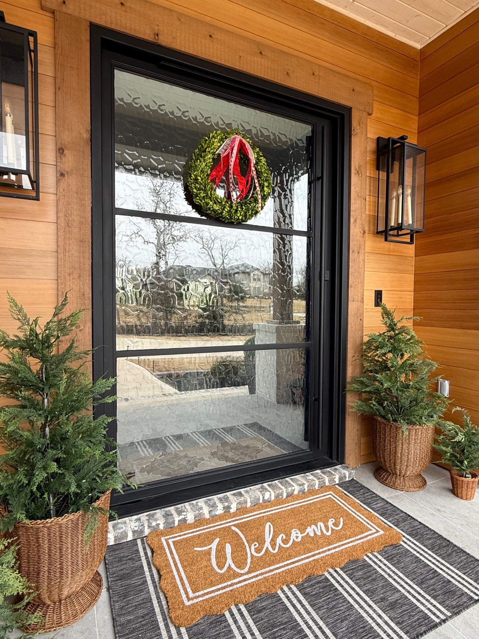 Porch refresh…

#LTKSeasonal #LTKHome