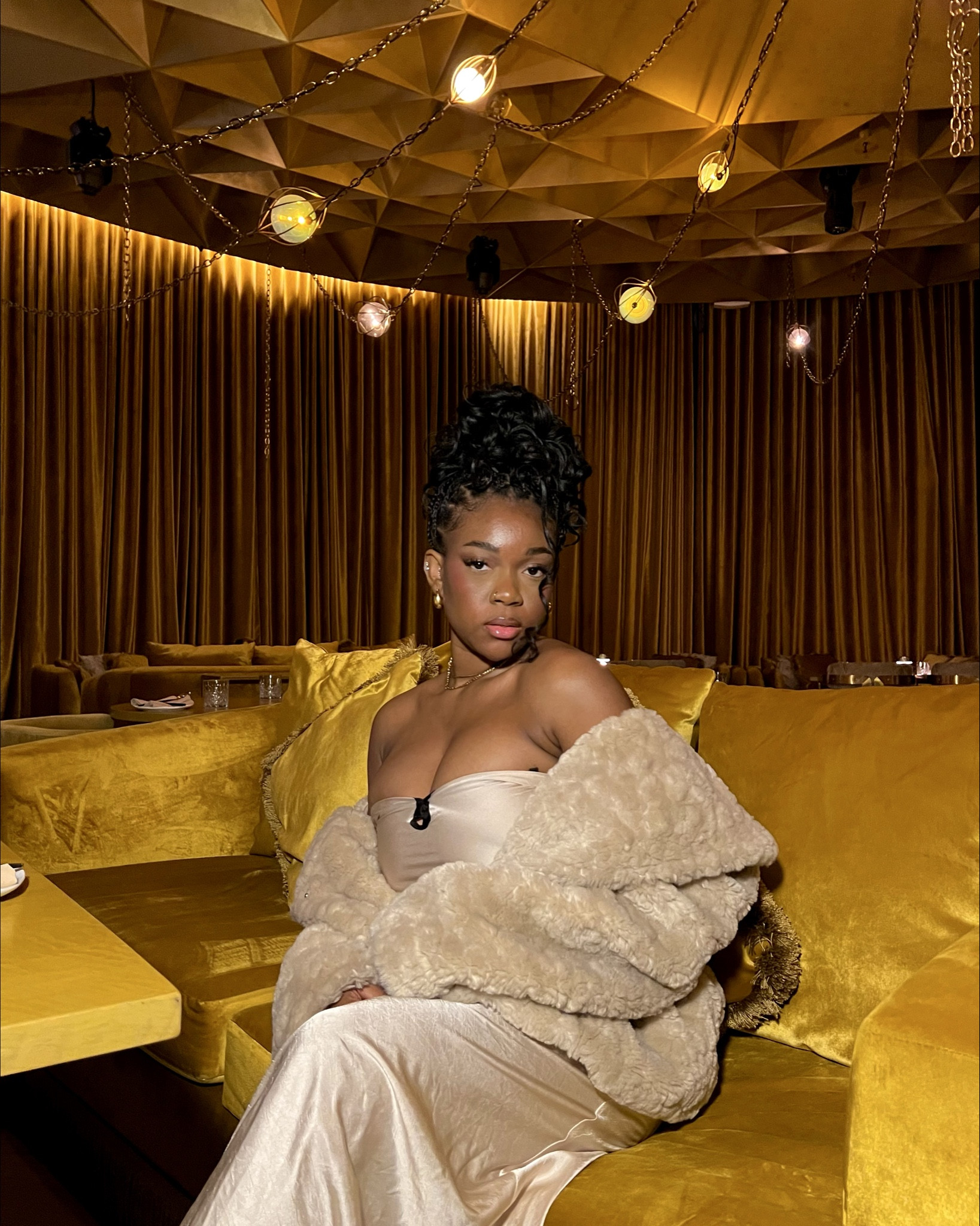Girls night out look inspired by Marilyn Monroe 🤍

The fur coat is my favorite part laying down beautifully against the restaurant’s golden ambiance.

Follow me on Instagram: danaarose_

#gno #springoutfits #datenight #torontofashion #torontorestaurant

#LTKgrwm #LTKspring #LTKspringtrends