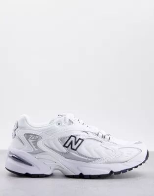 New Balance 725 premium sneakers in white and silver | ASOS (Global)