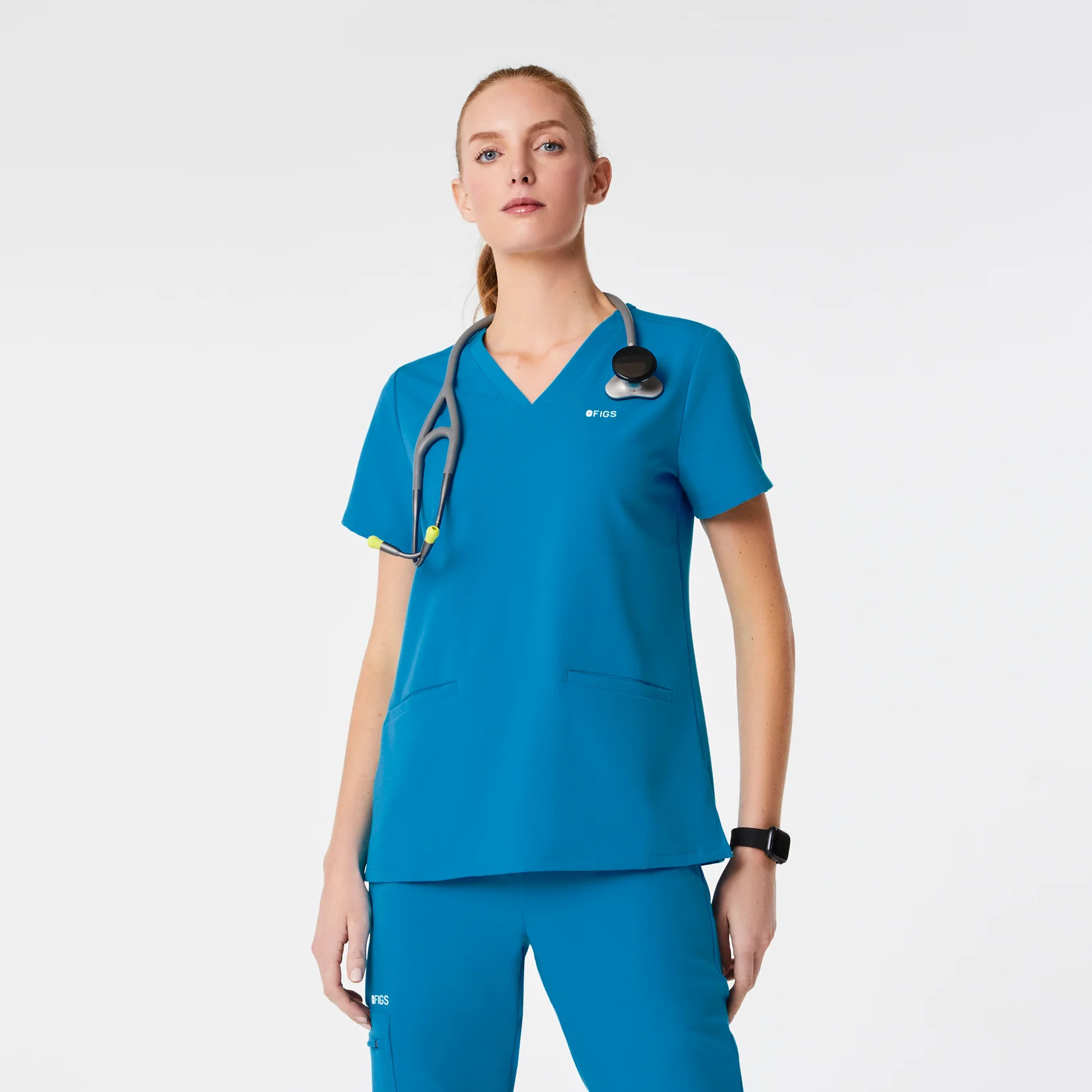 Women's Casma Three-Pocket Scrub Top™ - Extreme Blue · FIGS | FIGS