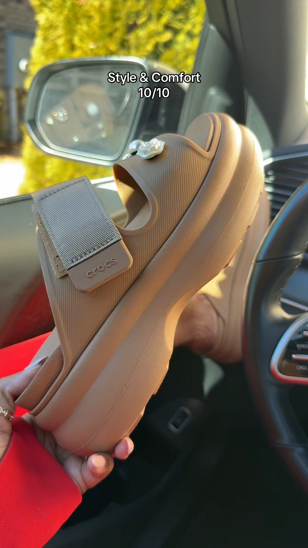 Platform step, soft feel