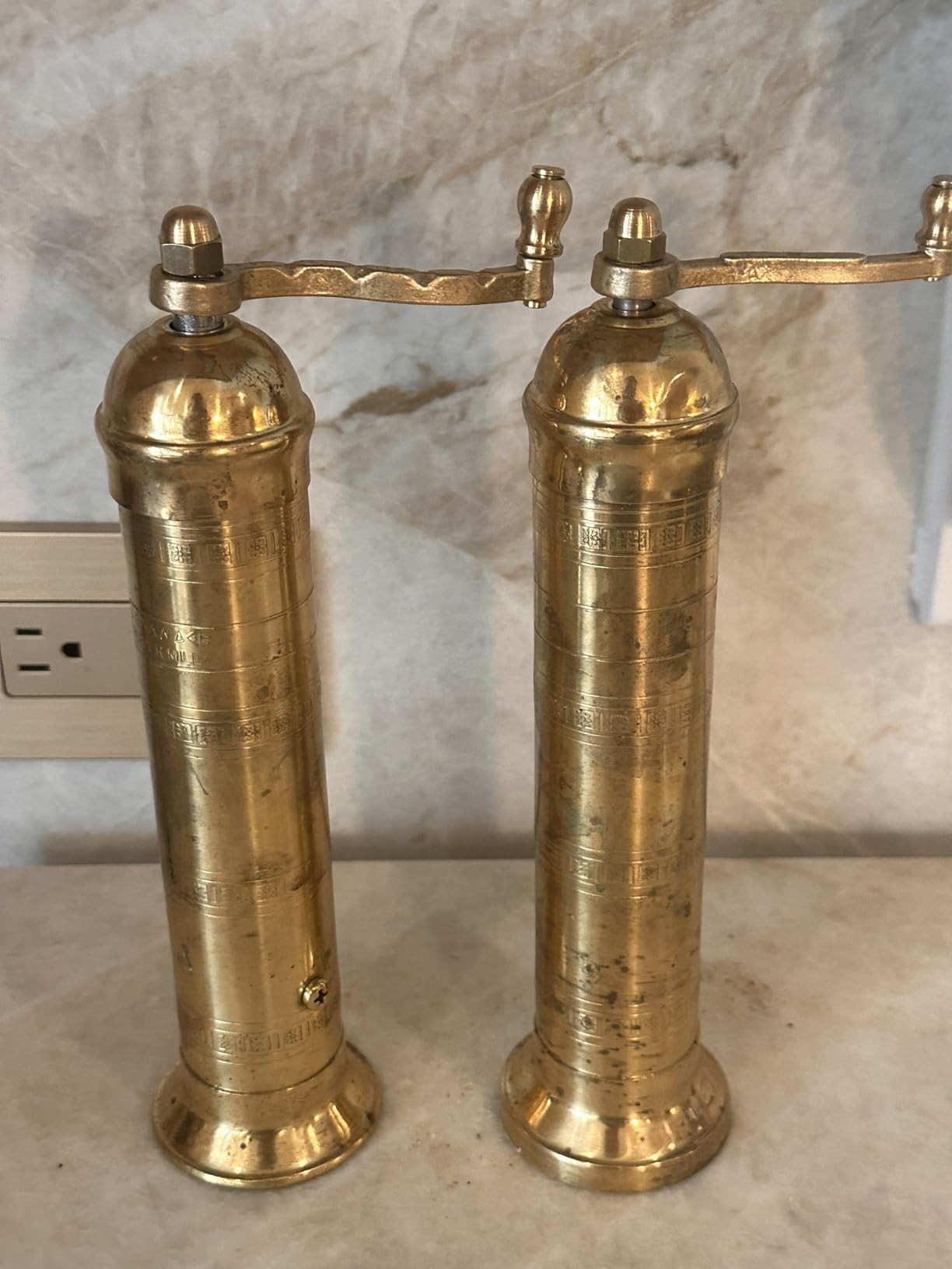 Visit the Alexander Home Store | Amazon (US)