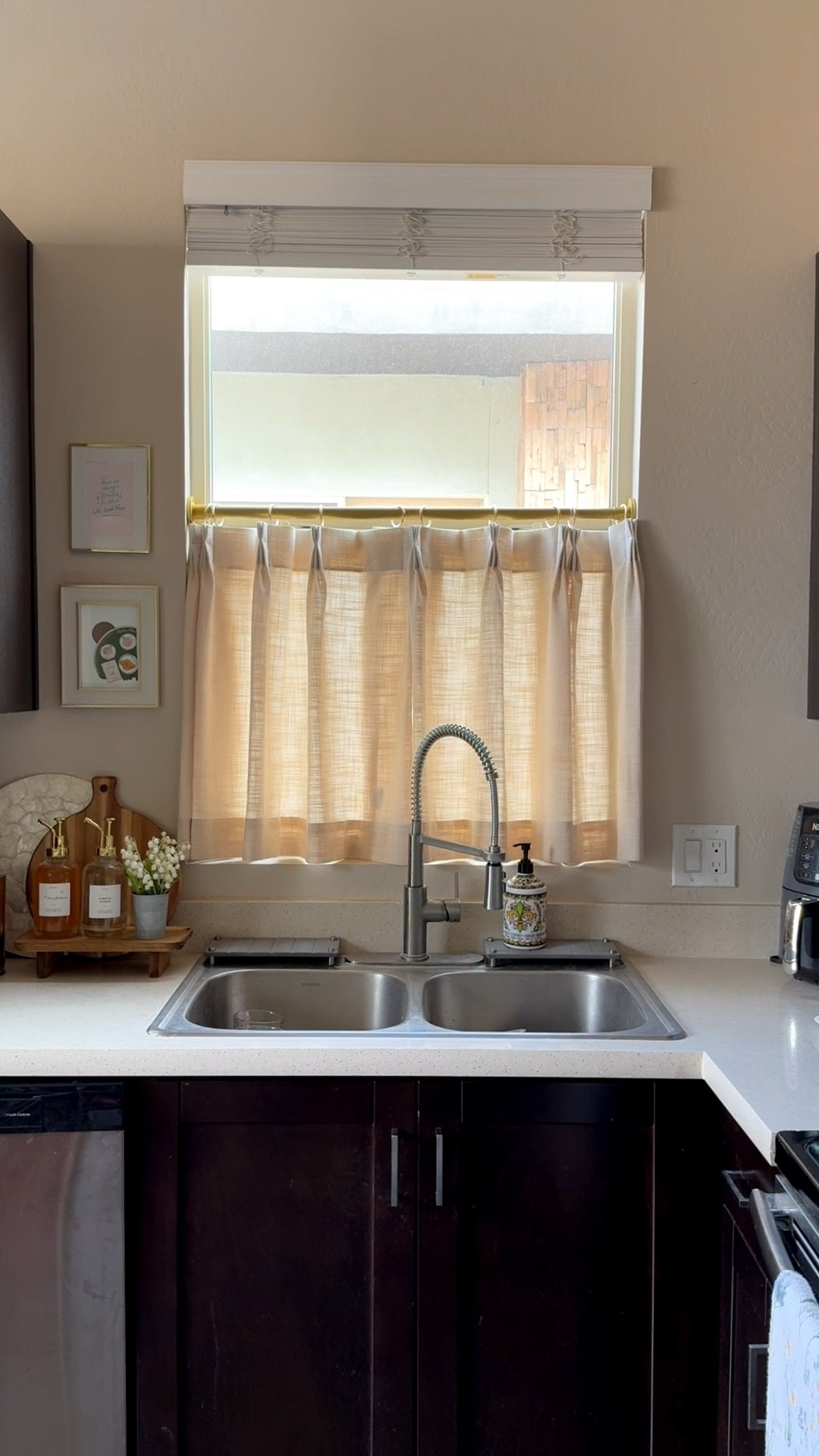 Cafe curtains 
25% off code: CIELO25
Details:
Florence linen pleated cafe curtains
Triple Pleat 
Unlined 
Color Cream 
#kitchen #curtains #cafecurtains #homedecor 

#LTKHome