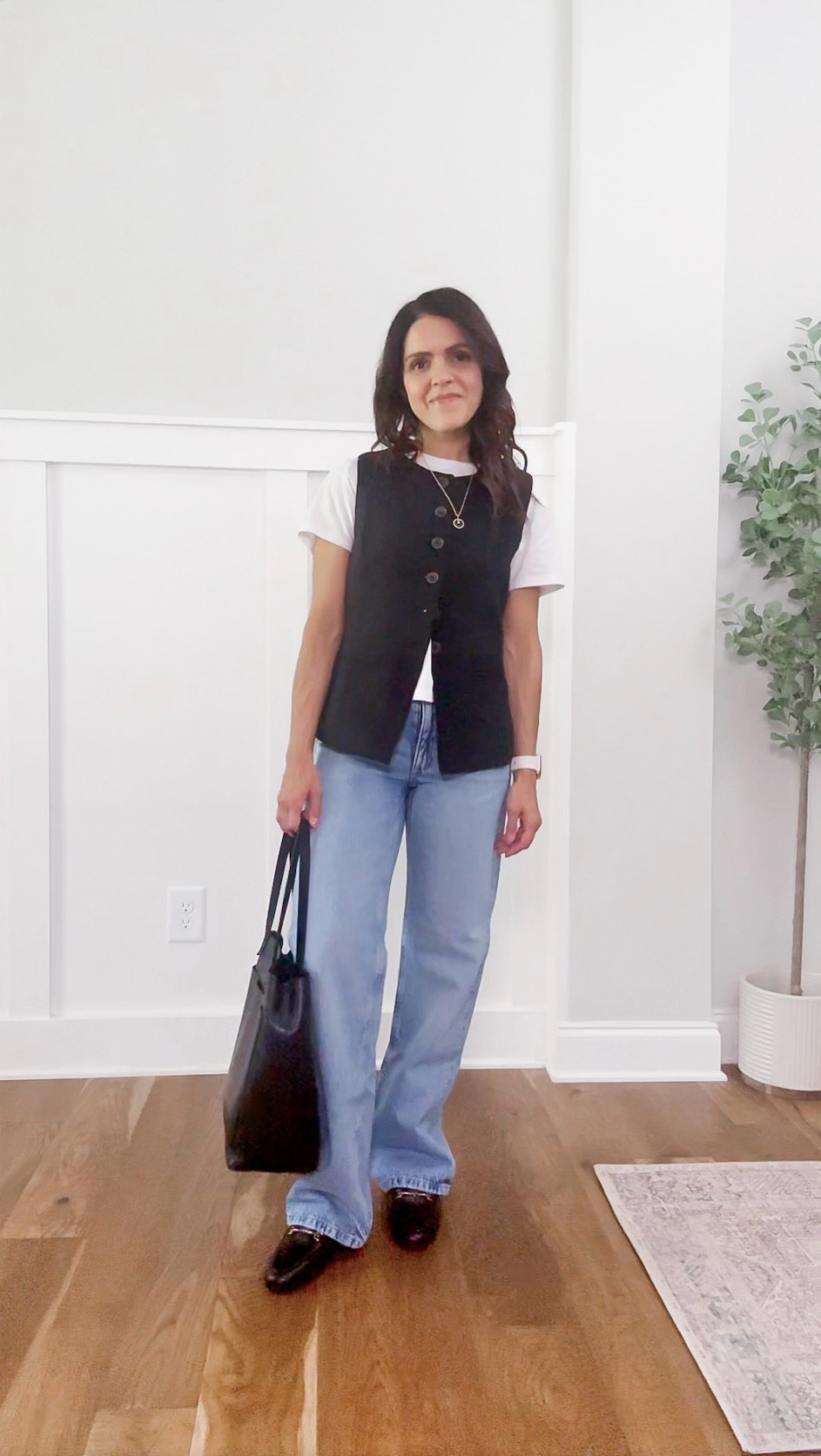 Monthly outfit planner OCTOBER: Fall outfits | white tee, loose jean, sneaker, casual style, vest 

#transitionalstyle #falloutfit #classicstyle #casualstyle 


#LTKStyleTip
