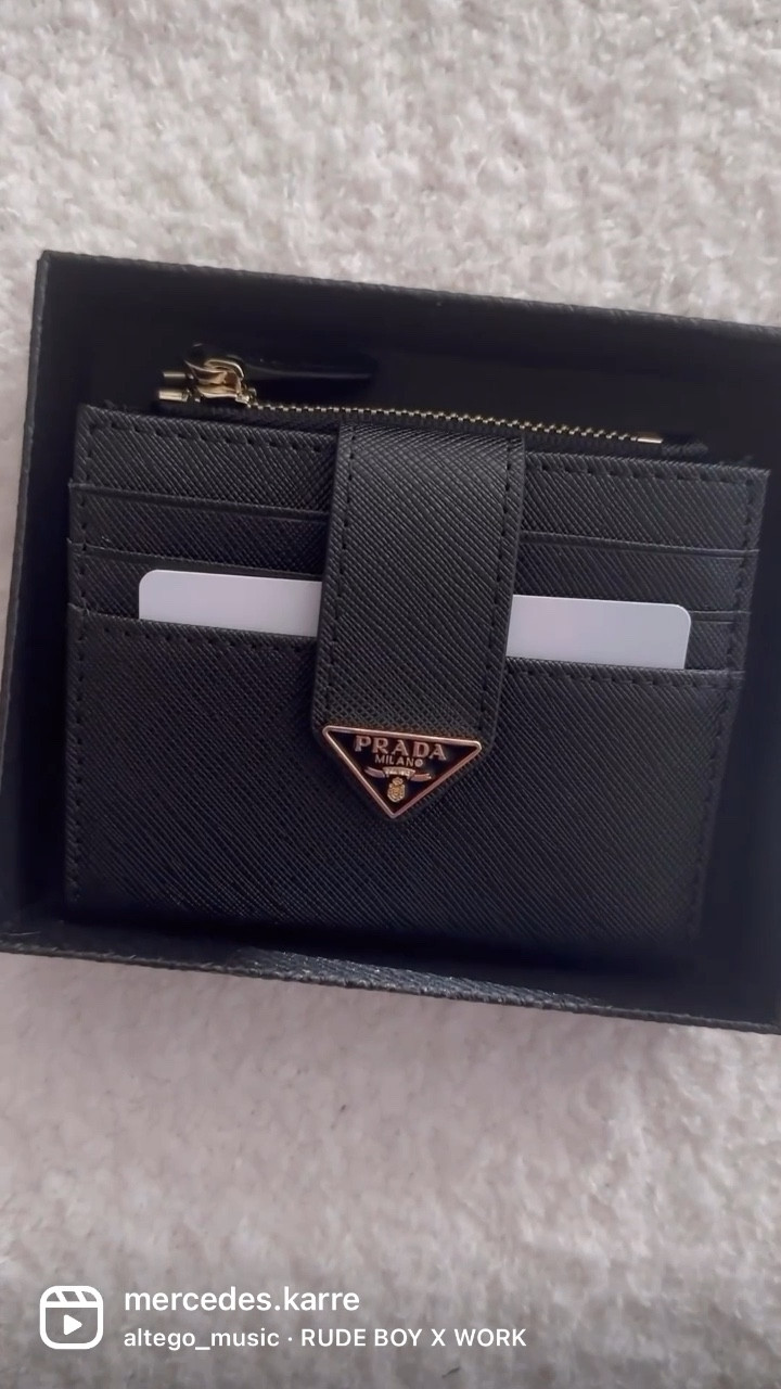 Prada DHGate Wallet 🖤

Follow me on IG @mercedes.karre


#dhgate #dhgatefinds #prada #dhgatefind

#LTKstyletip #LTKunder50 #LTKGiftGuide