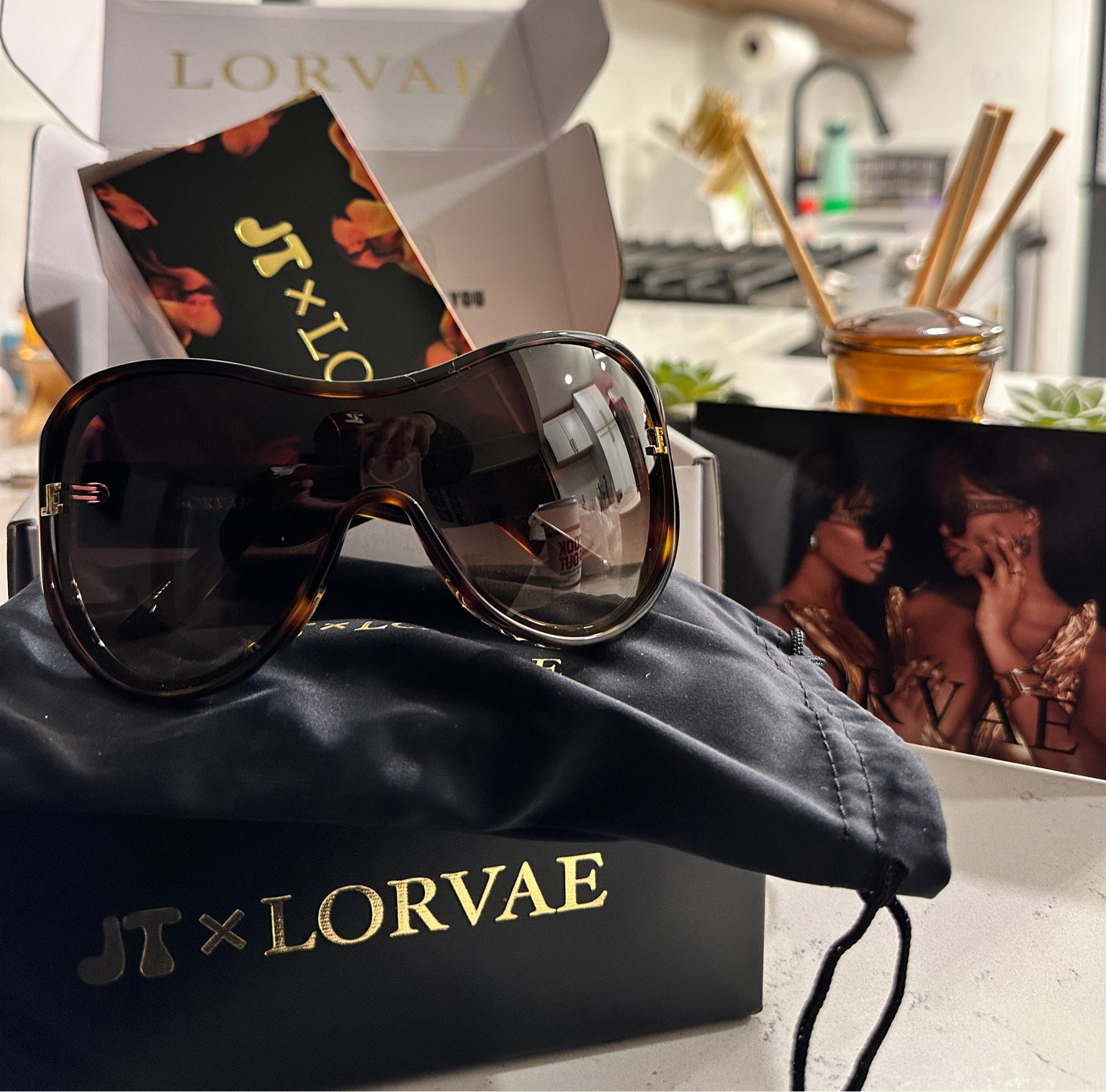 Oversized sunnies for the summer !!! 

Anybody else shopped the Lorvae x JT drop?! 😍😍😍🔥🔥🔥

#LTKstyletip