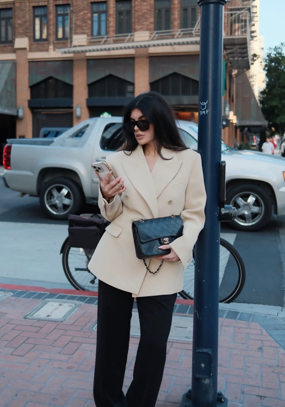 A good blazer>>>

Nude blazer, structured blazer, holiday outfit inspo, business elevated outfit inspo, business outfit, elevated style

#LTKHoliday #LTKootd #LTKgrwm