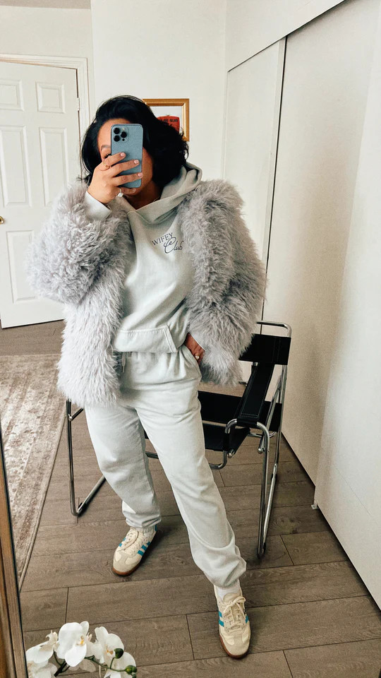 Miss Lola | Wifey Club Jogger Pant Grey | MISS LOLA