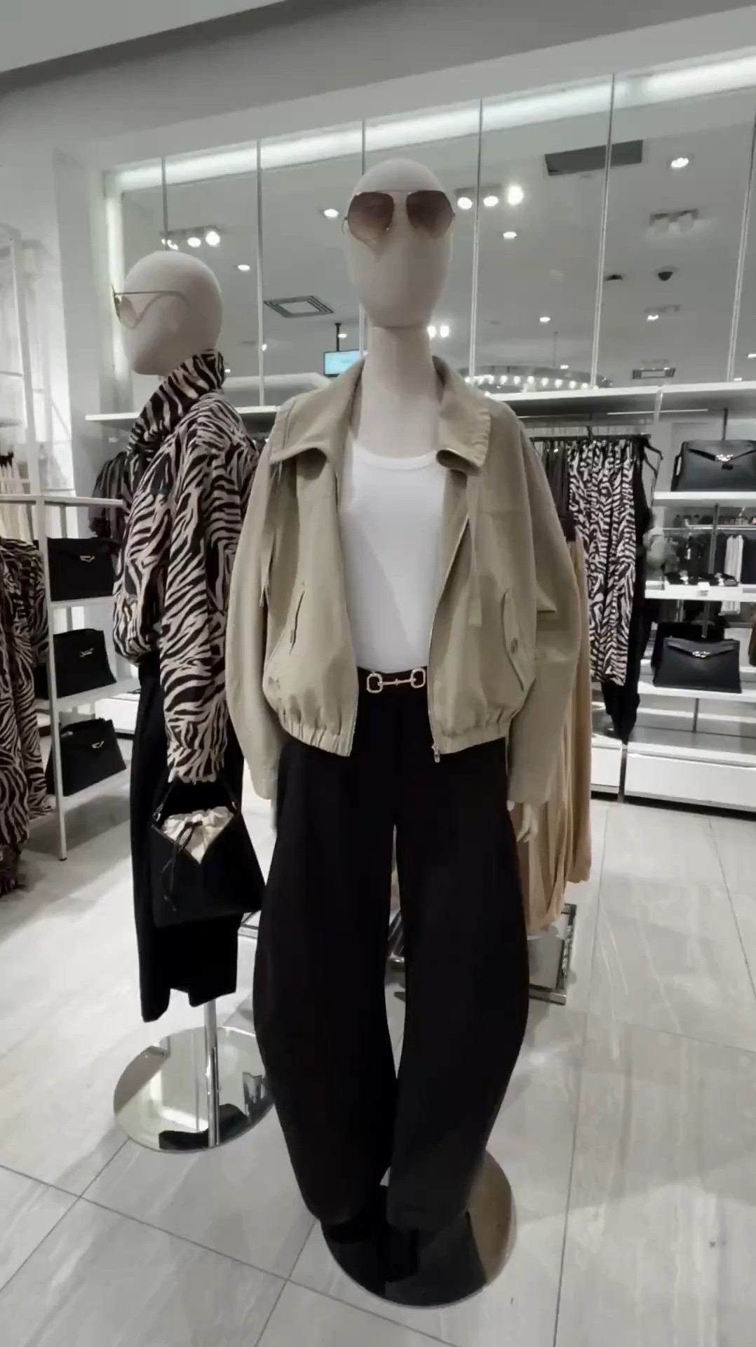 Browse with me at H&M

#LTKMidsize #LTKSeasonal #LTKOver40
