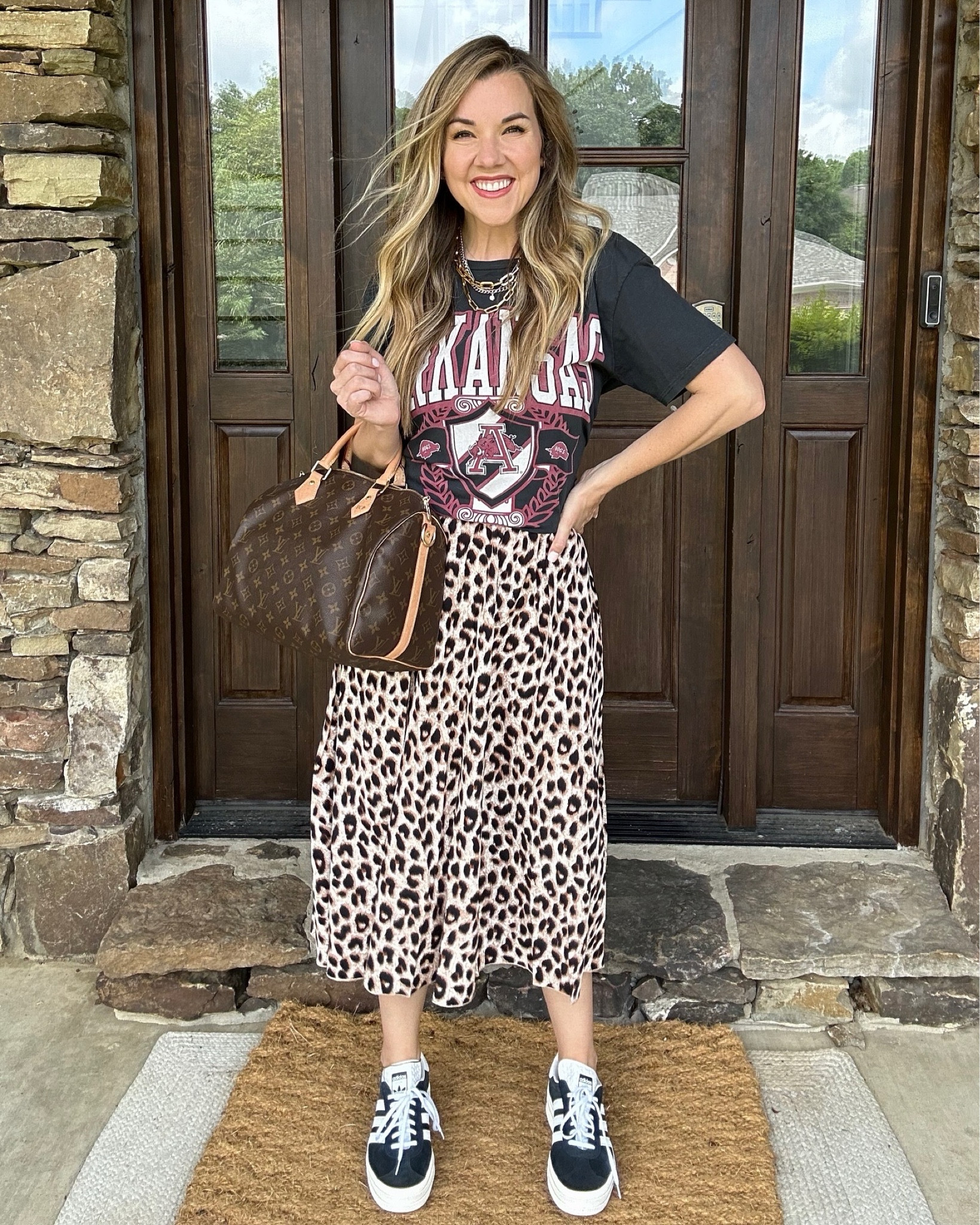 Graphic tee, leopard skirt, and sneakers. 


Ootd. Adidas sambas. 

#LTKFindsUnder50 #LTKStyleTip