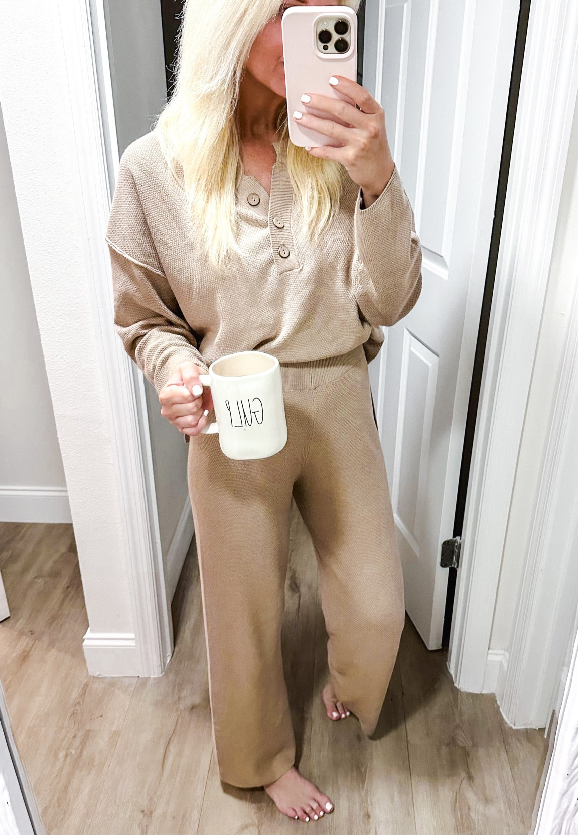 Such a cozy set & is 40% at check out! I’m wearing a size M in the color Khaki! I’d say to size up for extra coziness or grab your regular size as it does run true to size! 

#LTKunder50 #LTKSeasonal #LTKtravel