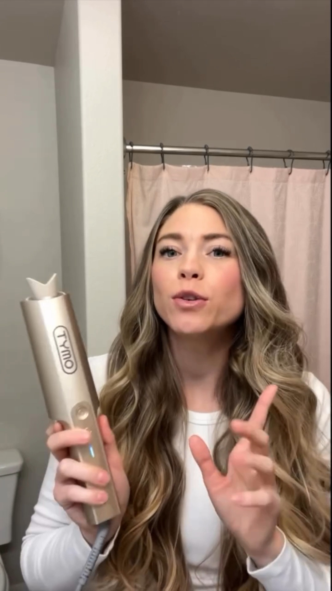 Easy, effortless curls that last? Yes please! 

Let me put you on to this CurlProPlus because this is the easiest curling tool you will ever use and I’ve tried them all. Fast, safe, healthy for your hair, do I need to go on?

They are having a sale through December on the TYMO website so make sure you check it out to save money and save time on your hair 💁🏼‍♀️

#tymobeauty #curlstymo #curlsbounce #easyhairstyles #simplehairstyles @tymo_fashiontech