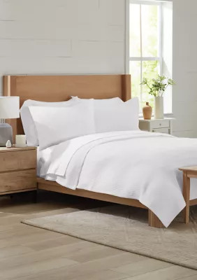 Crown & Ivy Textured Solid Quilt Set, White, Full/queen | Belk