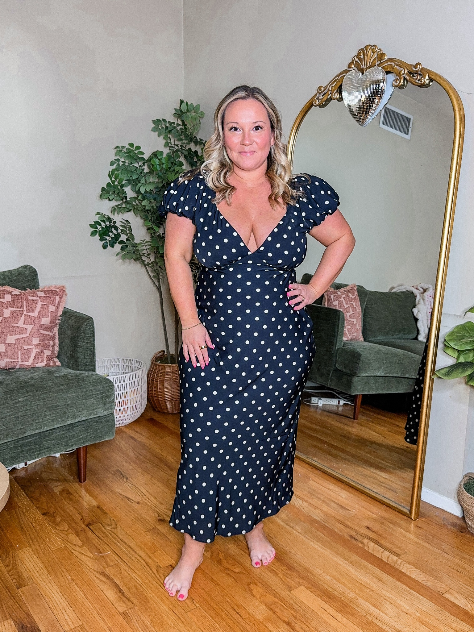 Abercrombie sale use code AFDENIM for extra 15% off 
Polka dot dress size large petite 
Fits like a dream! 
It’s pulling blue but it is black and white! 

Midsize style, wedding guest dress, spring dress, spring style, date night outfit, style over 40

#LTKMidsize #LTKSaleAlert #LTKPetite