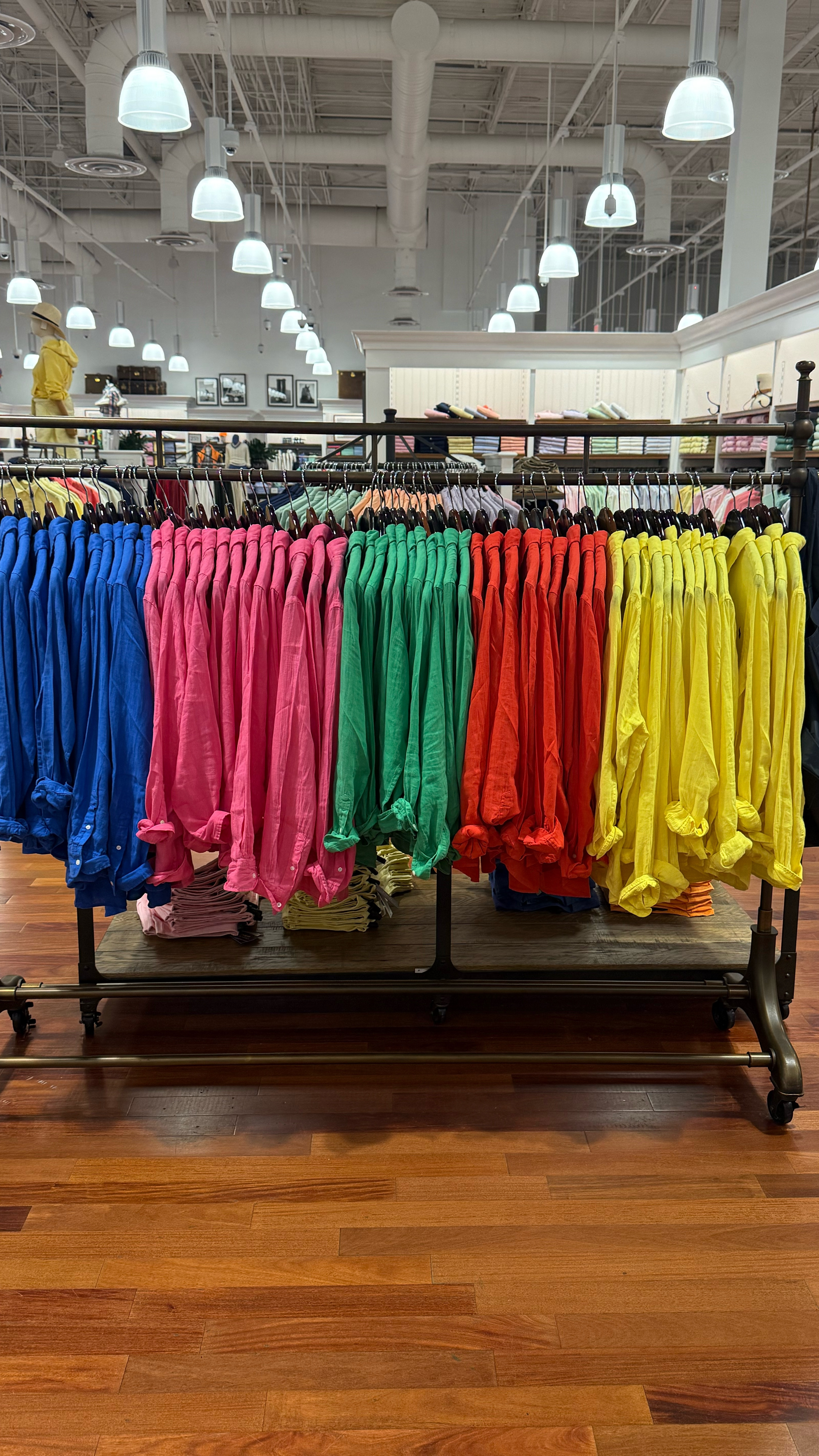 Las Camisas de Lino Siempre Serán un Éxito en cualquier temporada!! 

Frescas Cómodas y Elegantes! 

Para Referencia llevo talla S 

#LTKGiftGuide #LTKStyleTip #LTKSeasonal