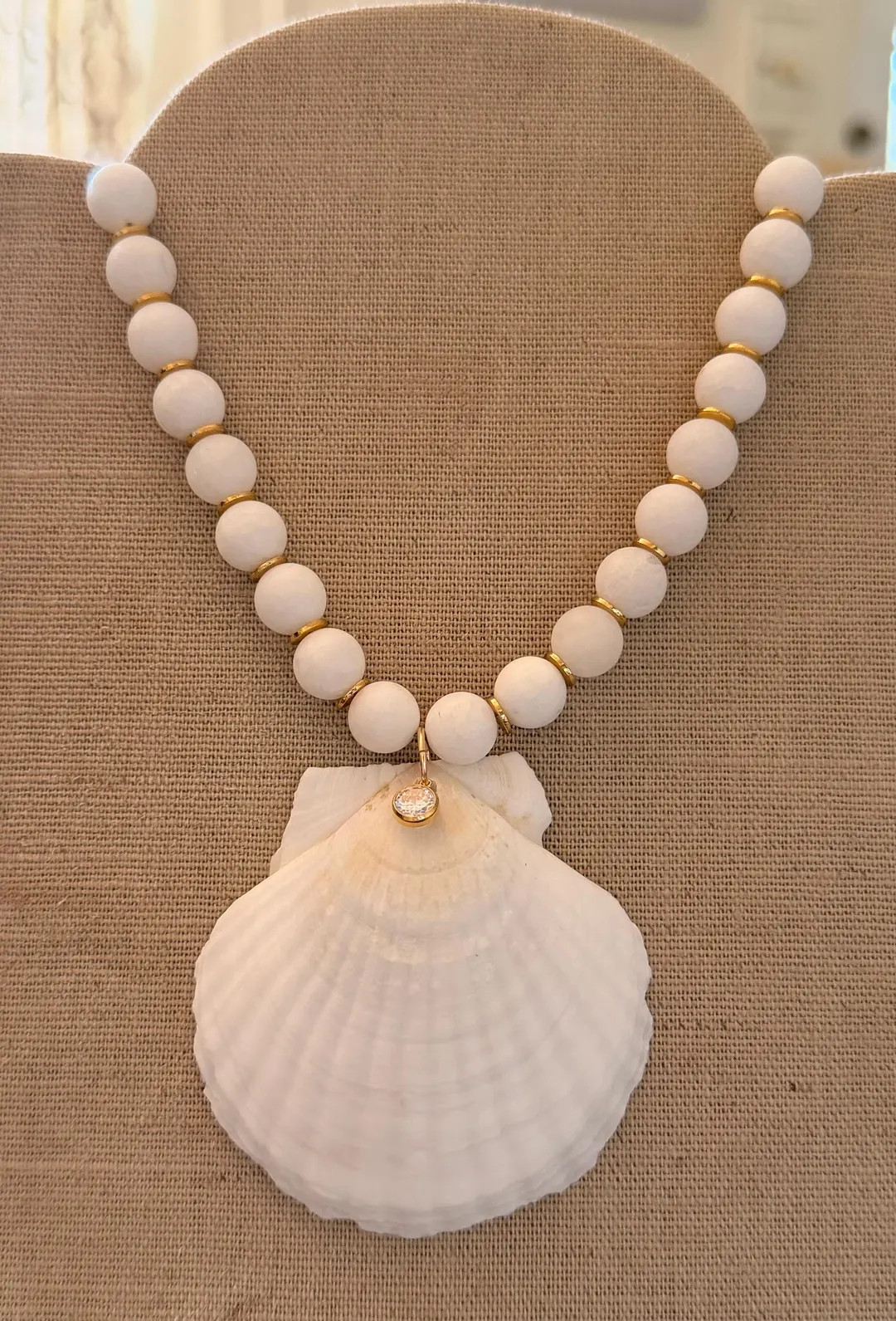 White Agate Shell Necklace - Etsy | Etsy (US)