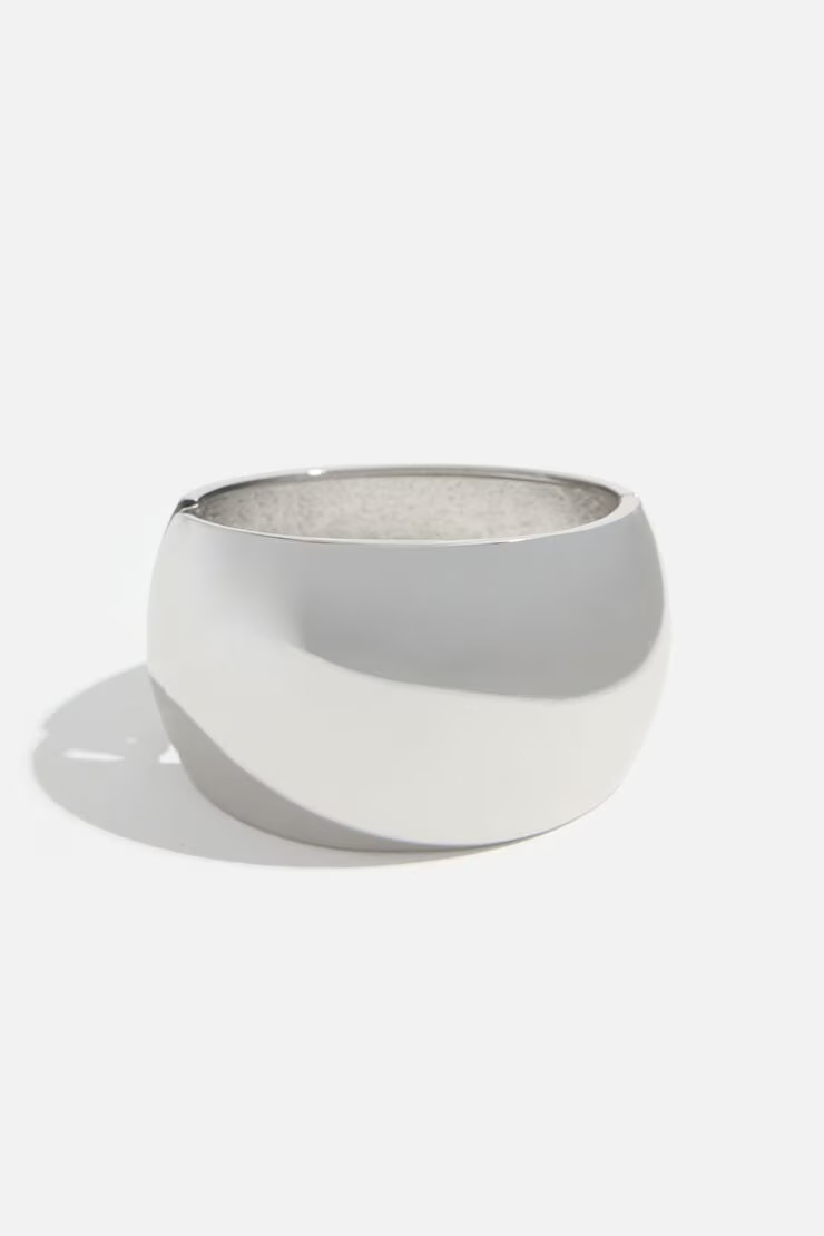 Oversized Chunky Snap Bangle Bracelet | Dynamite Clothing