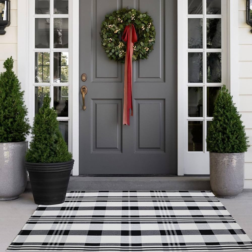 Christmas Plaid Outdoor Rug, 3' x 5' Black&White Check Indoor/Outdoor Area Rug, Layering Rug for ... | Amazon (US)