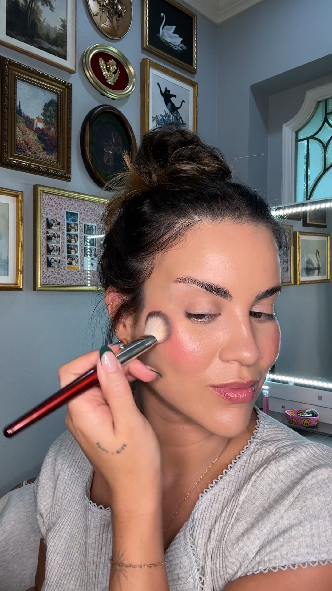 Go to #makeup

#LTKBeauty