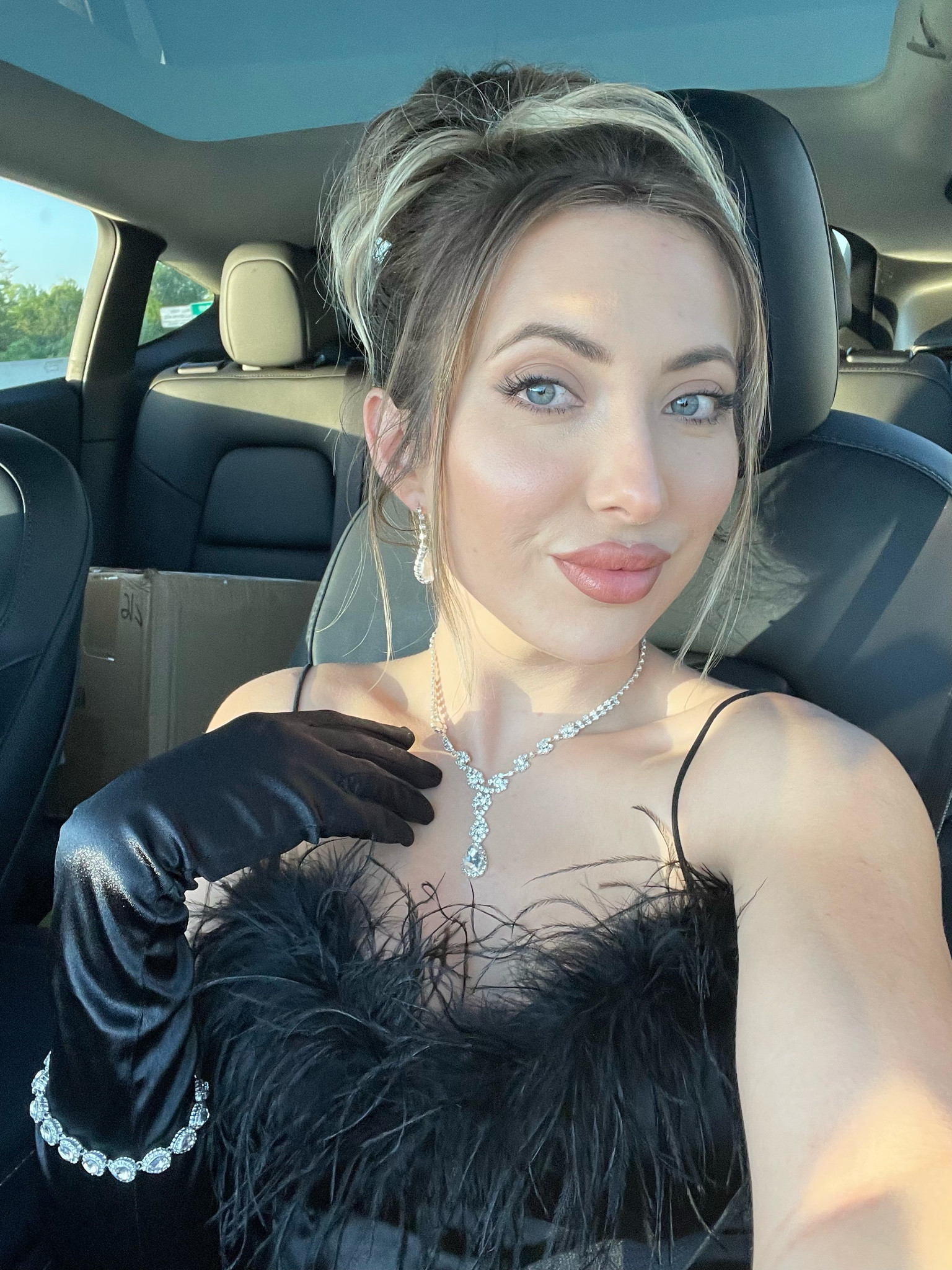 Glass glowy skin  ✨
#glassskin #glowyskin #glowing #koreanskincare #glowymakeup #healthyskin #cleanproducts #peachandlily #charlottetilbury #hauslabs #makeup #skincare #LTKBeautySale #kbeauty

#LTKGiftGuide #LTKbeauty