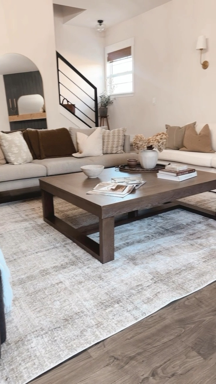 Organic modern living room

#LTKHome #LTKFamily