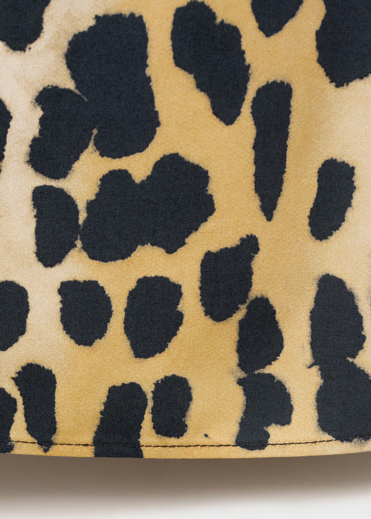 Leopard-print buttoned crop top | Mango (US/MX/AU)