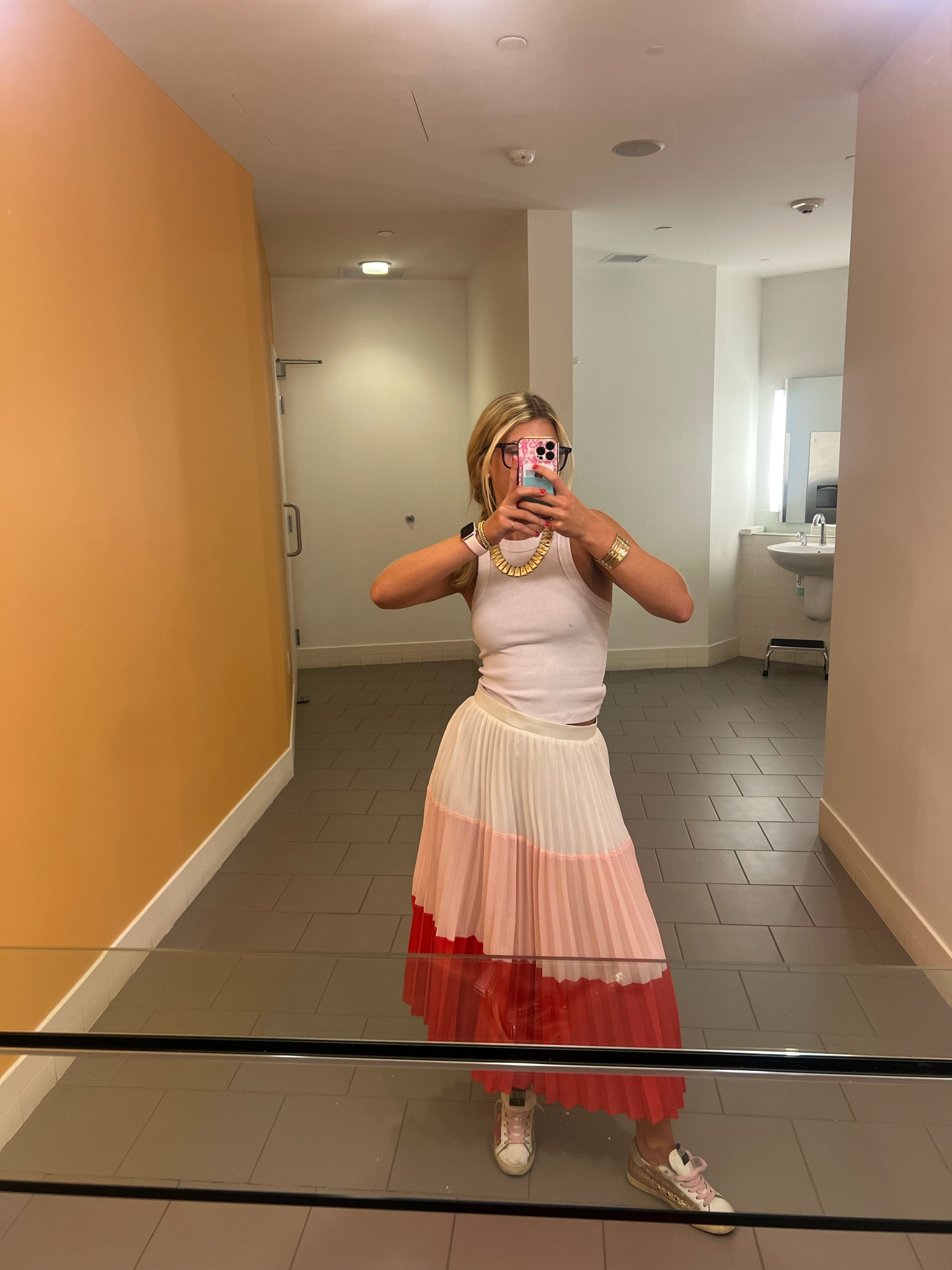 Personal fav 

**Skirt is sold out but linked Poshmark listing & a similar option on Lulu’s! 

#LTKWorkwear #LTKStyleTip