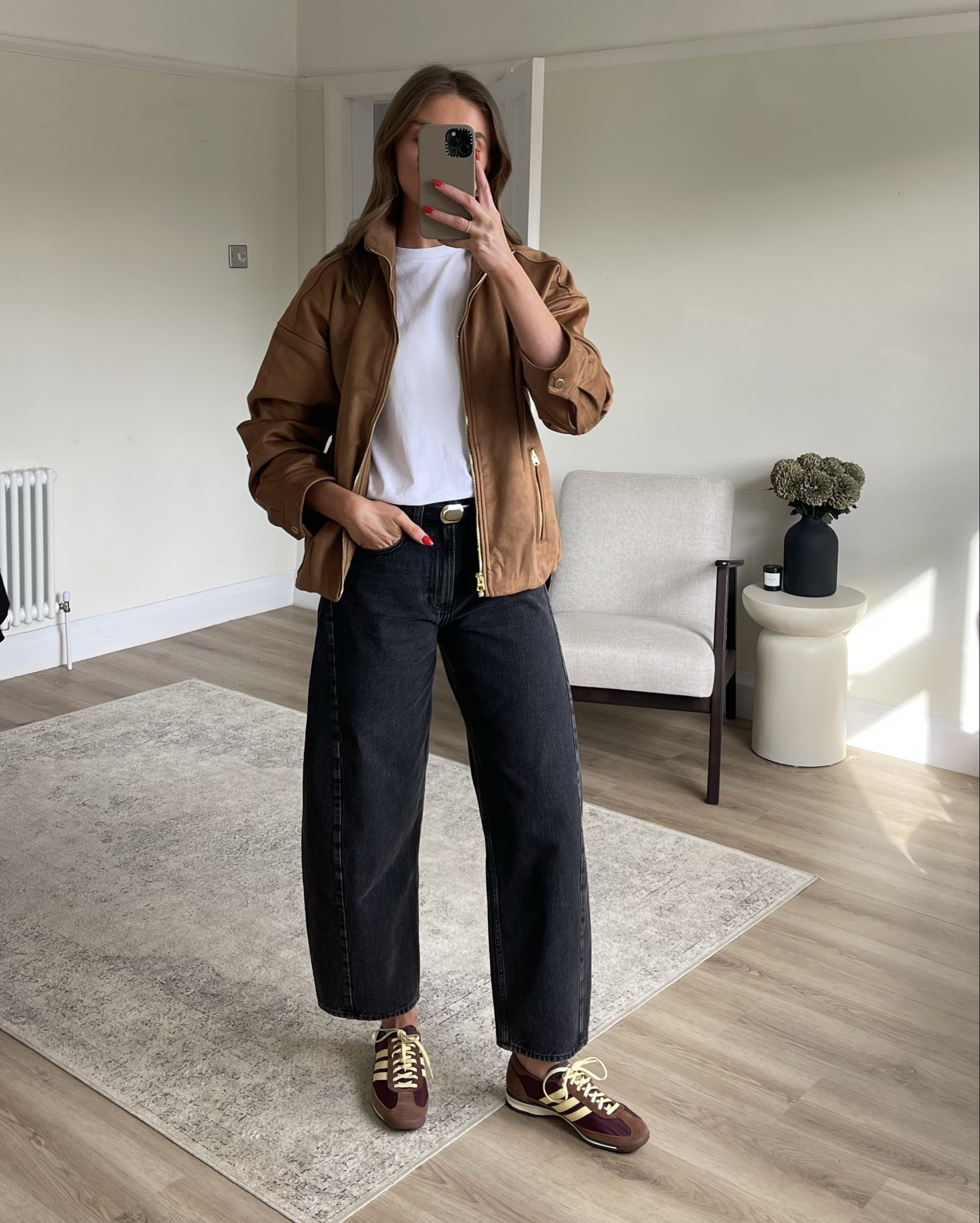 AD. Styling my spring favourites from @abercrombie 
Small in the white Tshirt
Small in the tan jacket
25reg in the barrel jeans
I’m 5ft 6 for an idea of the length
Black belt, gold buckle detailing 



#LTKspring #LTKuk