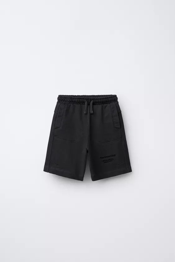 BERMUDA EN MOLLETON AVEC INSCRIPTION BRODÉE | Zara FR
