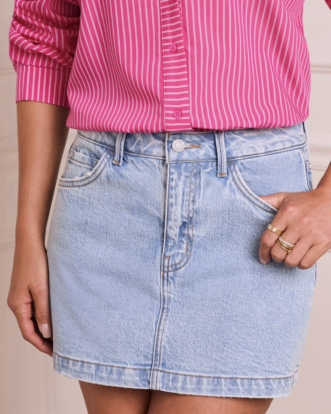 Sipping daytime spritzes with your best girls requires a look that brings the heat without losing its cool. Meet the Avenah Denim Mini Skort. Made from classic denim fabric with a flawless stretch fit, it features a hidden short underlay so you can mingle with absolute confidence. Complete with classic 5-pocket styling and chic light whiskering detail, this is your new favorite piece!

Denim fabric
Stretch fit
Light whiskering detail
5-pocket styling
Short underlay
99% Cotton 1% Spandex
@VICI 

#LTKSaleAlert #LTKFestival #LTKdayinmylife