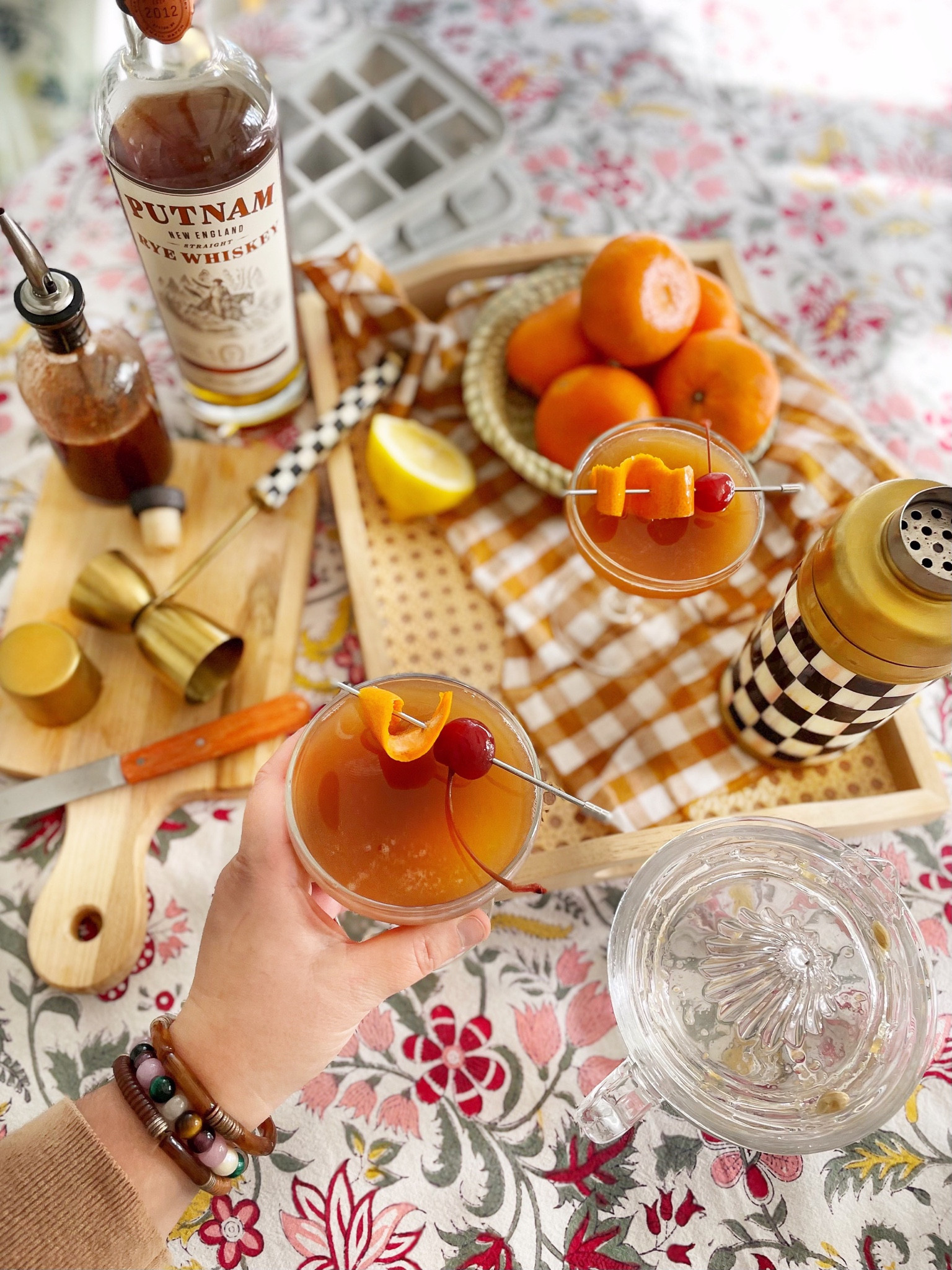 Mixing up a spiced, seasonal drink for my #domestikatehappyhour series that's a perfect concoction to serve at Friendsgiving and Thanksgiving celebrations: a spiced whiskey sour, with hints of fall flavor from fresh squeezed clementine citrus and a spiced simple syrup made with fragrant cinnamon, nutmeg, cloves, and chai tea. #Domestikateholiday #thanksgivingcocktails 

#LTKHoliday #LTKSeasonal