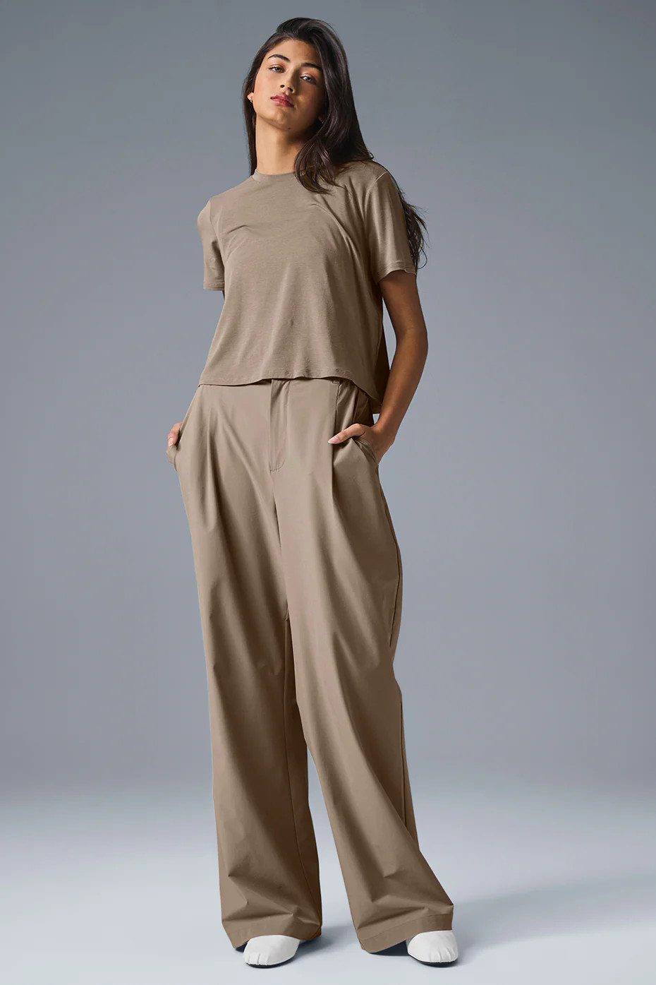 Alo YogaÂ® | High-Waist Pursuit Trouser (Regular) in Gravel Beige, Size: Medium | Alo Yoga (US)