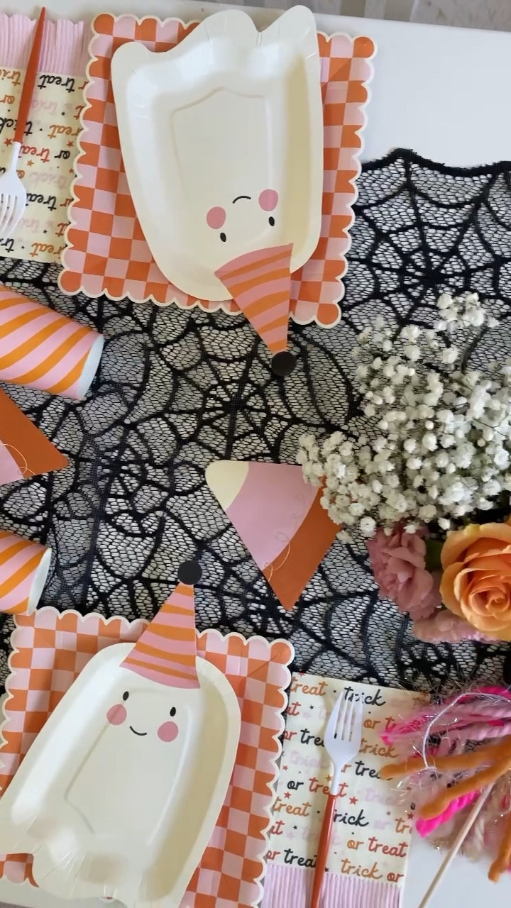 A tiny ghoul gang took over our playroom 💗👻🧡 Loved the colors for this year’s Halloween party. 


#halloween #halloweendecorations #halloweenparty #kidspartyideas #playroom #sisters #boobasket #smallshop #matchingfamily #mom #balloongarland #diy #diyparty #ltkfamily

#LTKkids #LTKHalloween #LTKparties