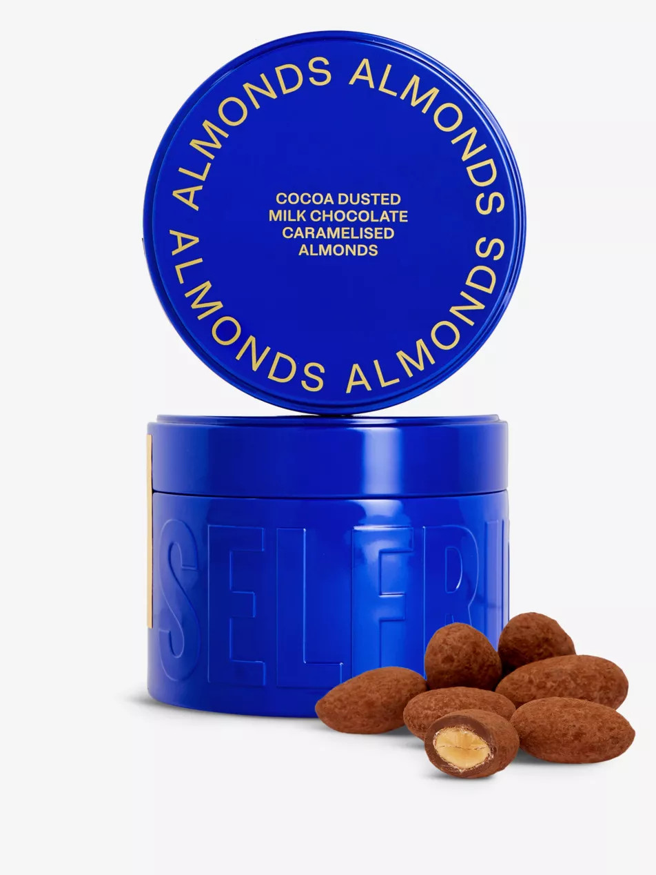 Cocoa-dusted milk chocolate-coated caramelised almonds 325g | Selfridges