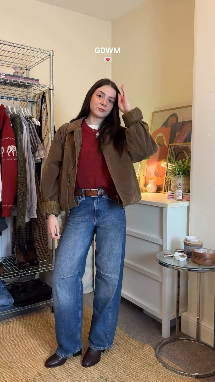 Staying cosy in January 

#ootd #warmwinteroutfits #winterfashioninspo #kneehighboots

Vid idea: @malintomkins