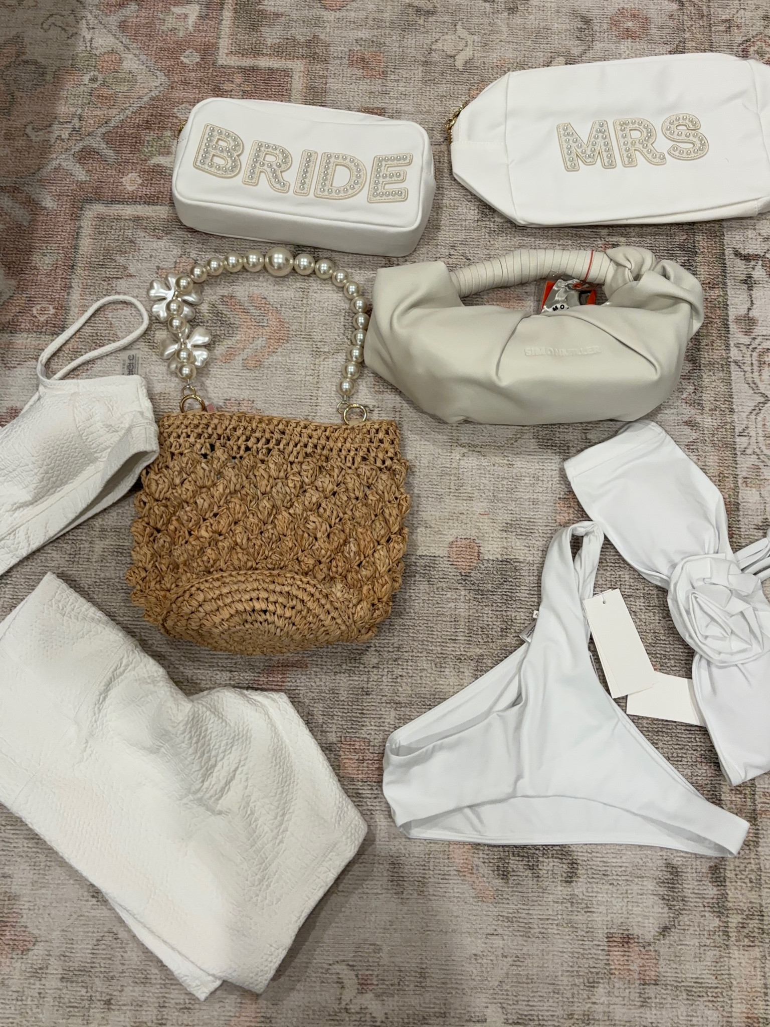 All things bride to be 👰🏼‍♀️🤍