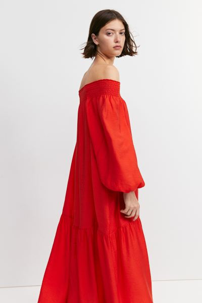 Oversized off-the-shoulder dress | H&M (UK, MY, IN, SG, PH, TW, HK)