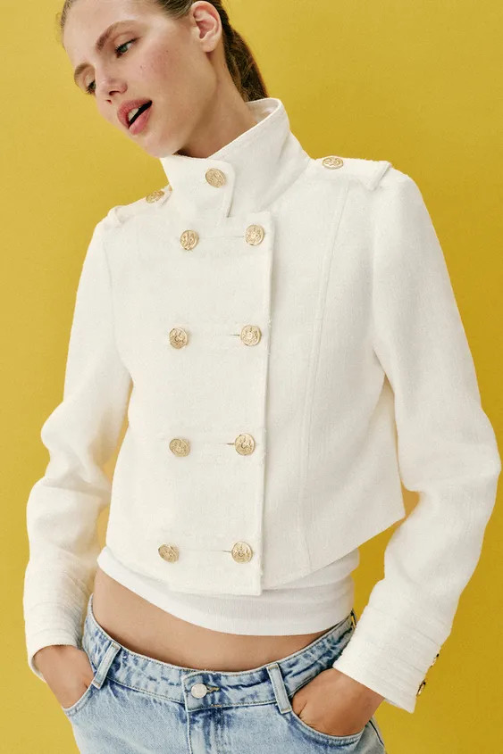 KURZER BLAZER MIT GOLDENEN KN\u00d6PFEN | Zara DE